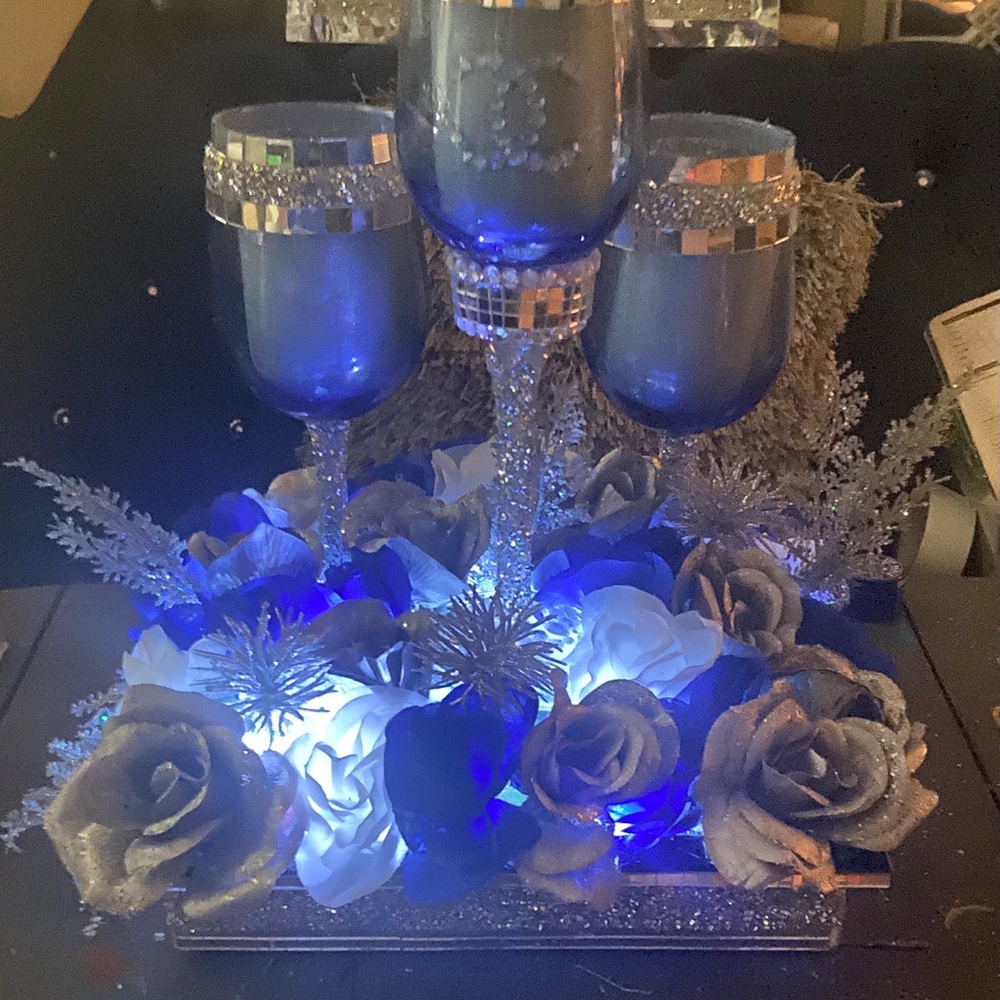 Centerpiece - Picture 5 of 8